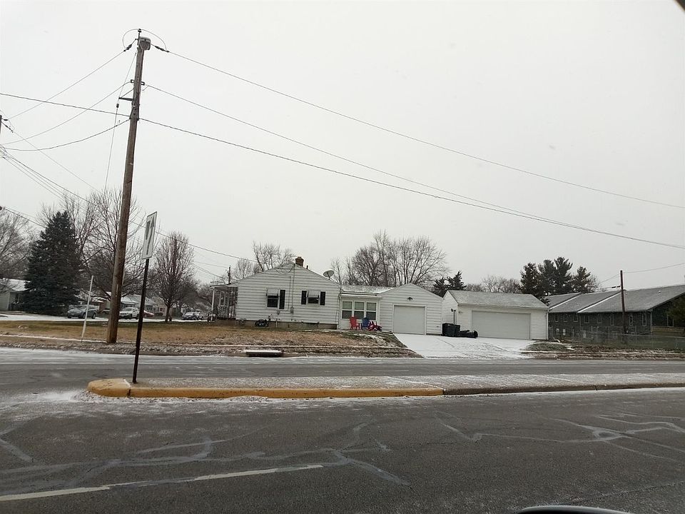 1st image of 907 Sorg Pl