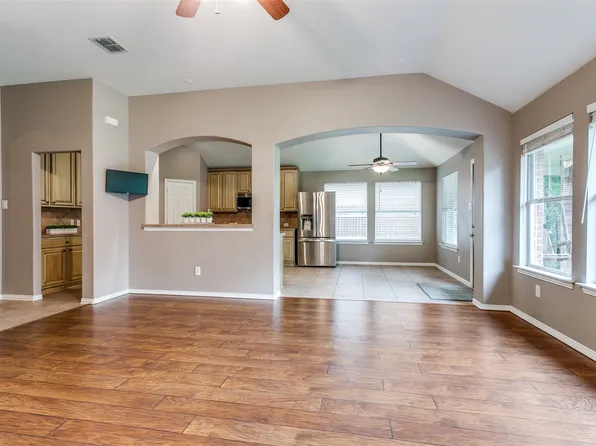 3504 Carlton St, Grapevine, TX 76092