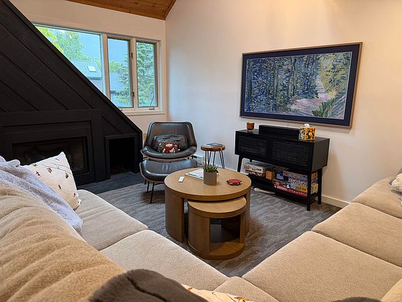 3rd image of 3 Pine Tree Way #40