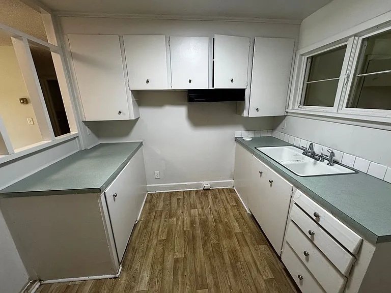 416 Stroud Rd — Photo 19