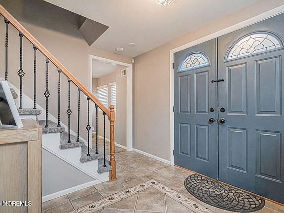3rd image of 2 Sahara Court