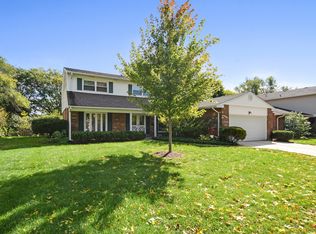 1707 S Ridge Dr, Arlington Heights, IL 60005