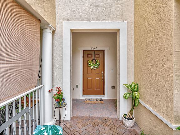4th image of 341 Indian Creek Parkway #202