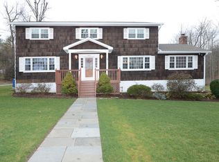495 Fisher Pond Rd, Yorktown Heights, NY 10598