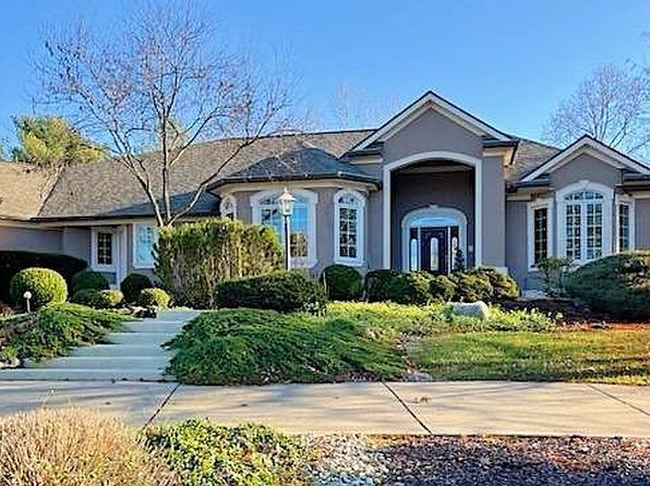 3799 N Foxcliff Dr E