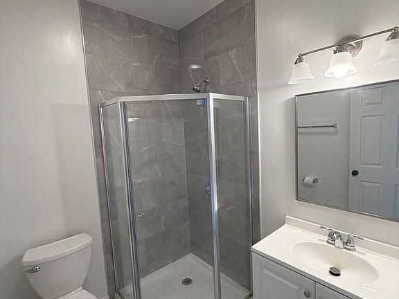 4th image of 5318 Fairfax Ave #5318