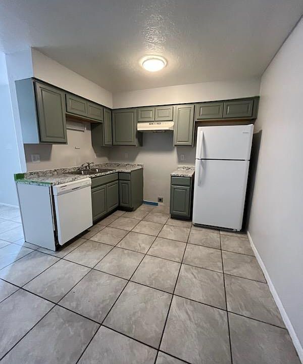 1st image of 633 Louisiana Blvd SE APT C