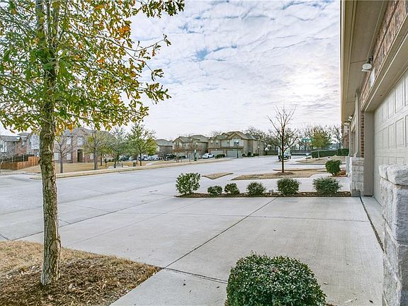 3rd image of 3603 Bluesage Ln