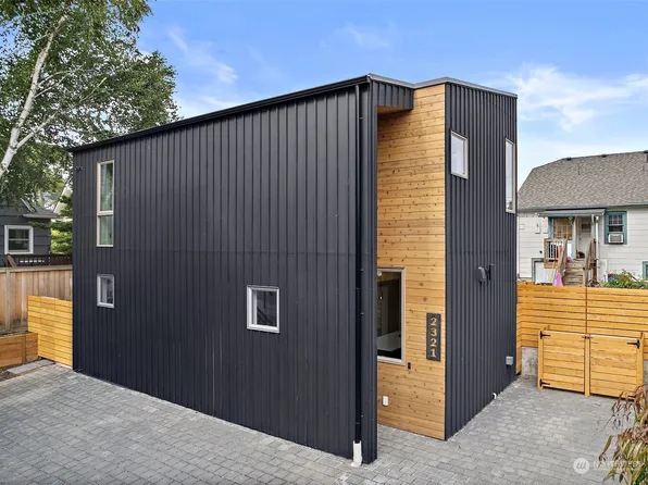 2321 Walnut Avenue SW, Seattle, WA 98116