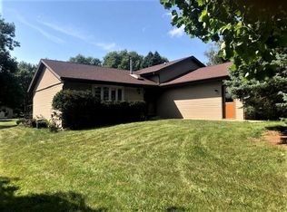 10084 Jesters Row, Roscoe, IL 61073