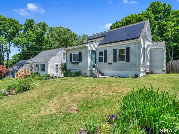 122 Macarthur Drive, Waterbury, CT 06704