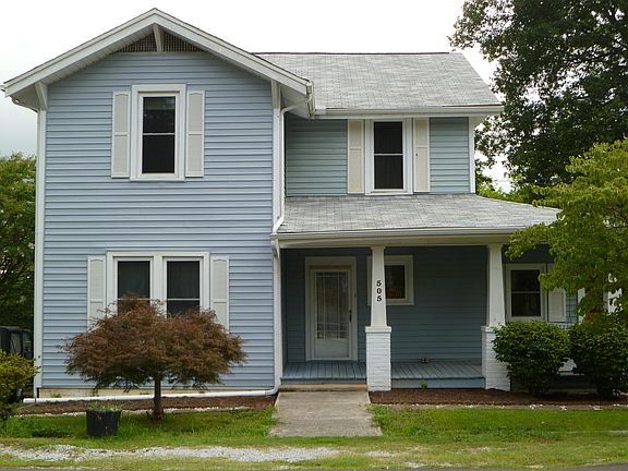 2nd image of 505 SE Woodlawn Pike