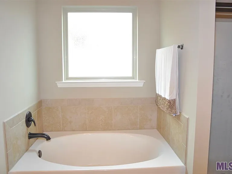 37167 Sills Dr — Photo 12