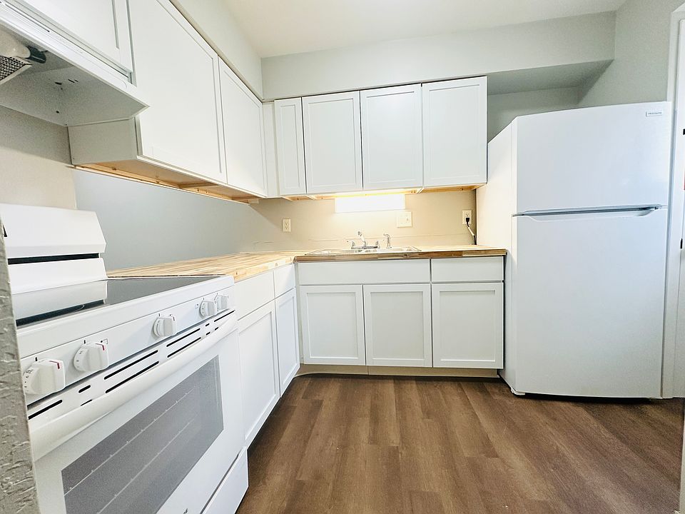 1st image of 242 E North St APT D