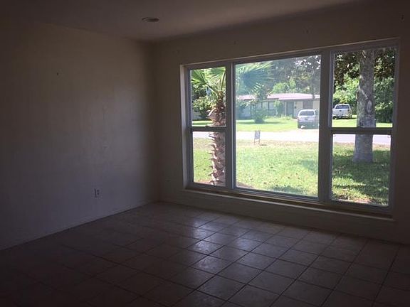 4th image of 353 Gardner Dr