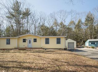 28 Greenleaf Parsons Rd, Cape Neddick, ME 03902