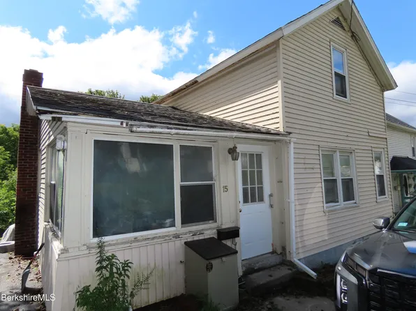 15 Meadow St, Adams, MA 01220