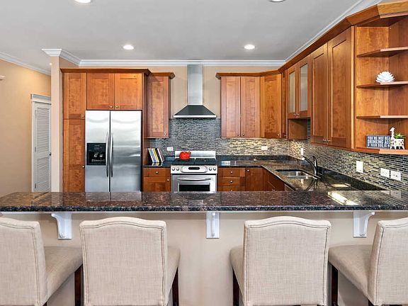 5th image of 3418 N Sheffield Ave Ste 4