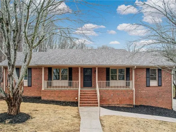 5301 Tower Rd, Greensboro, NC 27410