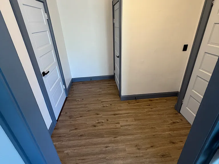 302 Cory Ave #1 — Photo 4