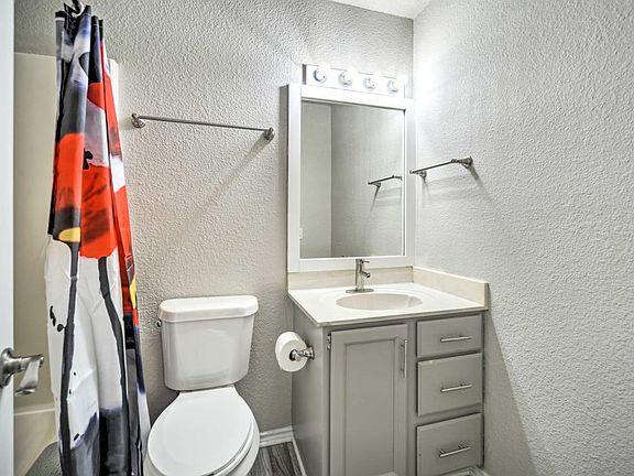 3rd image of 308 Campbell Dr #103