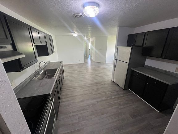 3rd image of 130 Highway St #4