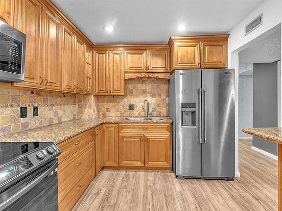 3rd image of 6201 N Falls Circle Dr APT 210
