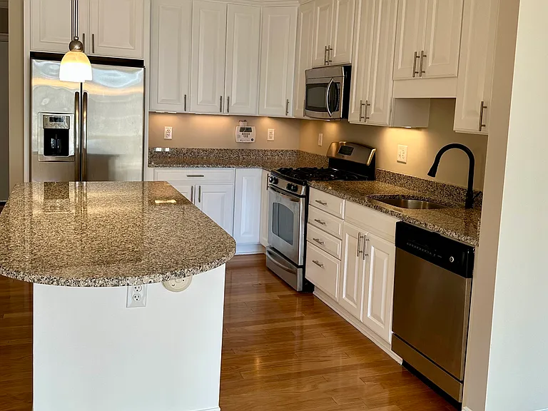 1023 N Royal St #206 — Photo 5