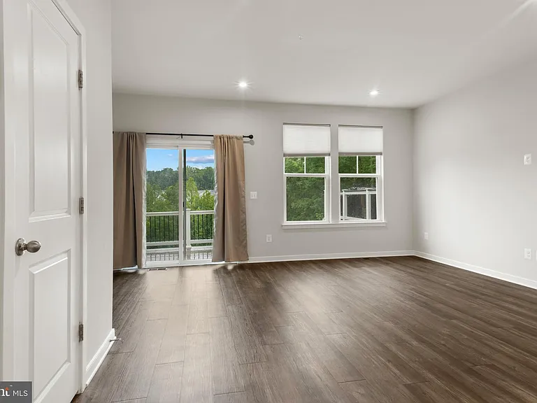 113 Lentz Ln — Photo 4