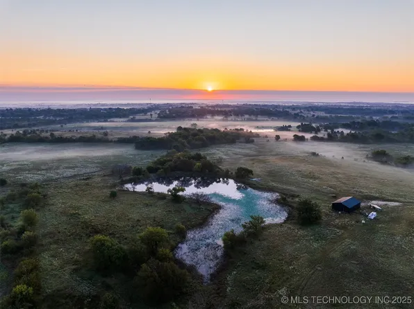 91 E 211th St S, Porter, OK 74454