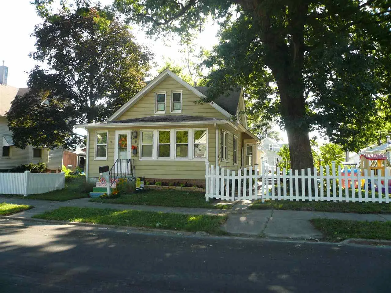 1227 37th St photo 1