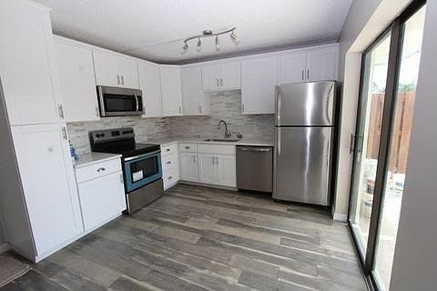 4th image of 6082 SE Riverboat Dr