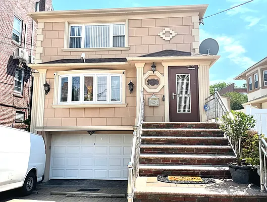 Rented by Luxury Apartments LIC | media 13