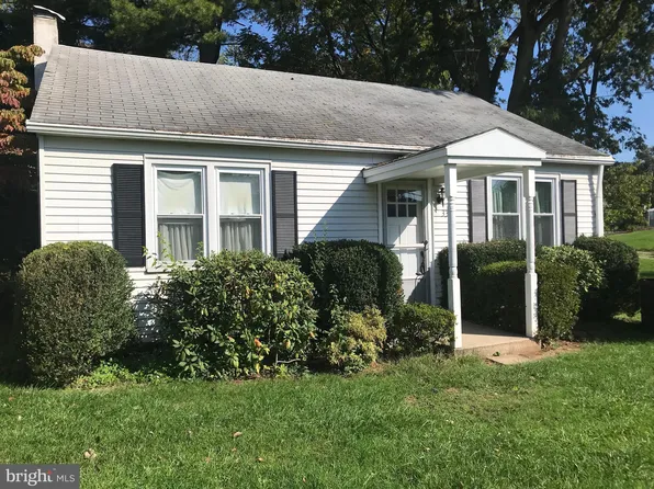 33 Greenbriar Ln, Dillsburg, PA 17019