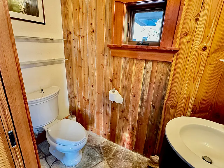 1907 Keyes Ave — Photo 10