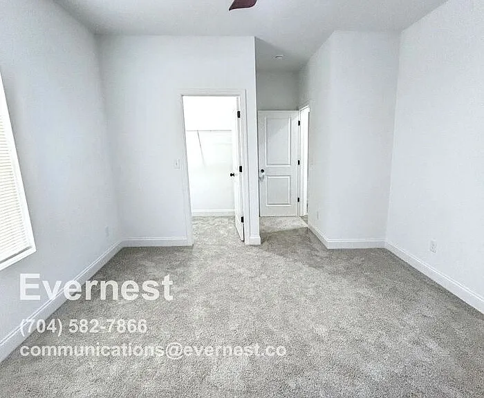 411 S Spargo St — Photo 12