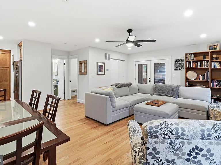 1227 Clagett Dr — Photo 15