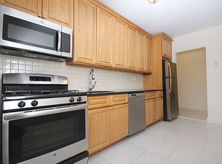 31-78 34th St #3B, Astoria, NY 11106