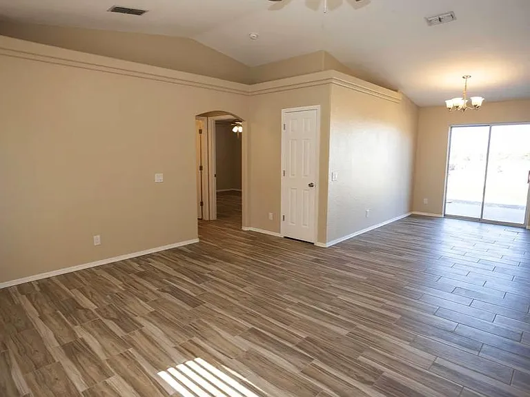 3011 McCulloch Blvd N — Photo 4