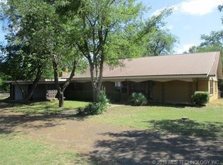 2647 E 2070th Rd, Hugo, OK 74743