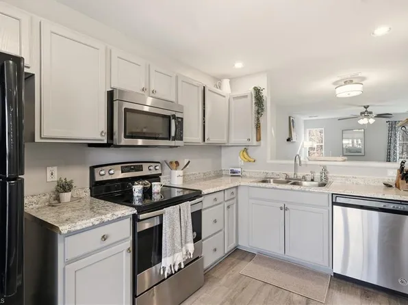 3743 Winborne Ln, Greensboro, NC 27410