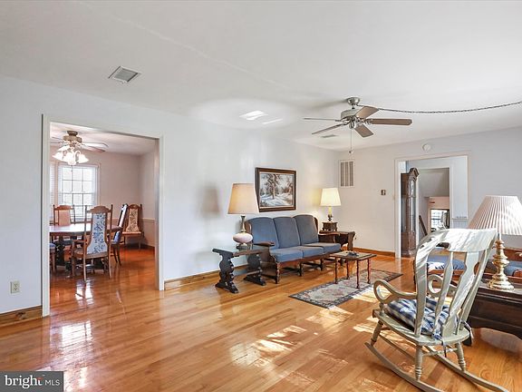 4th image of 3815 Clubhouse Dr