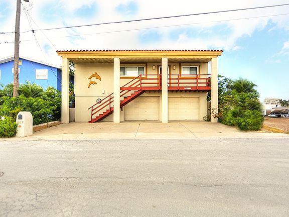 3rd image of 802 Tarpon Ave