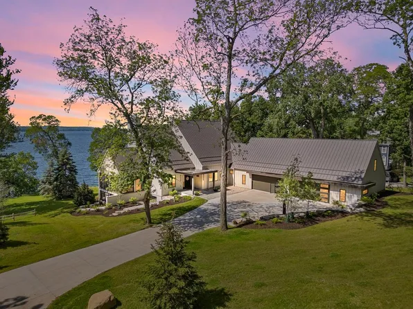 W1971 Belle Mapps Ct, Green Lake, WI 54941