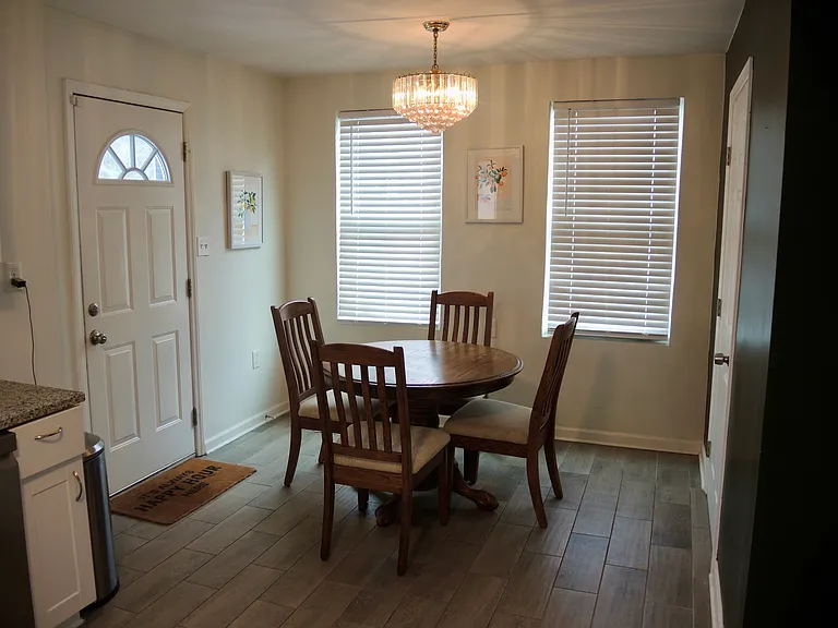 926 Clanton Rd — Photo 5