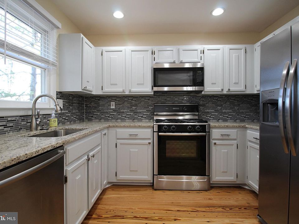 1st image of 26 Carriage House Cir