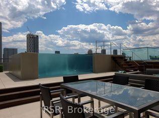500 Wellington St W #PENTHOUSE 1001, Toronto, ON M5V 1E3