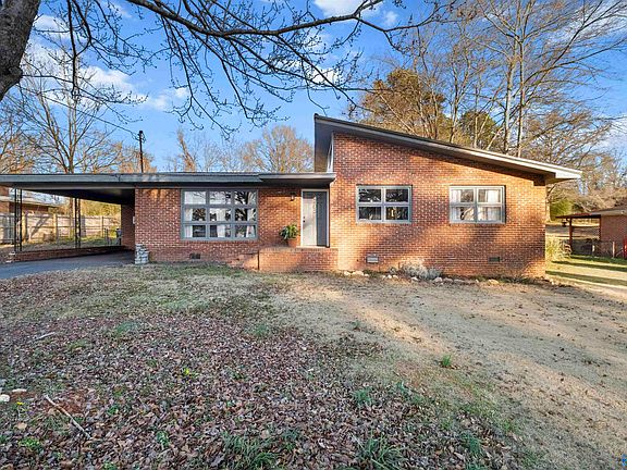 3rd image of 205 Maumee Blvd