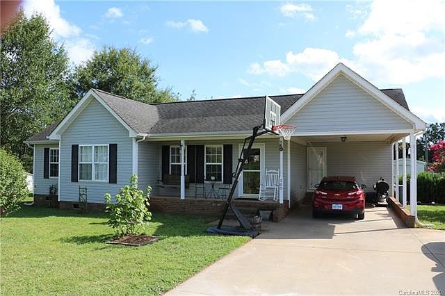 1st image of 105 Lakeview Dr