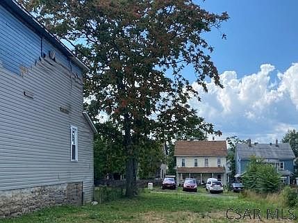 5th image of 743 Highland Ave